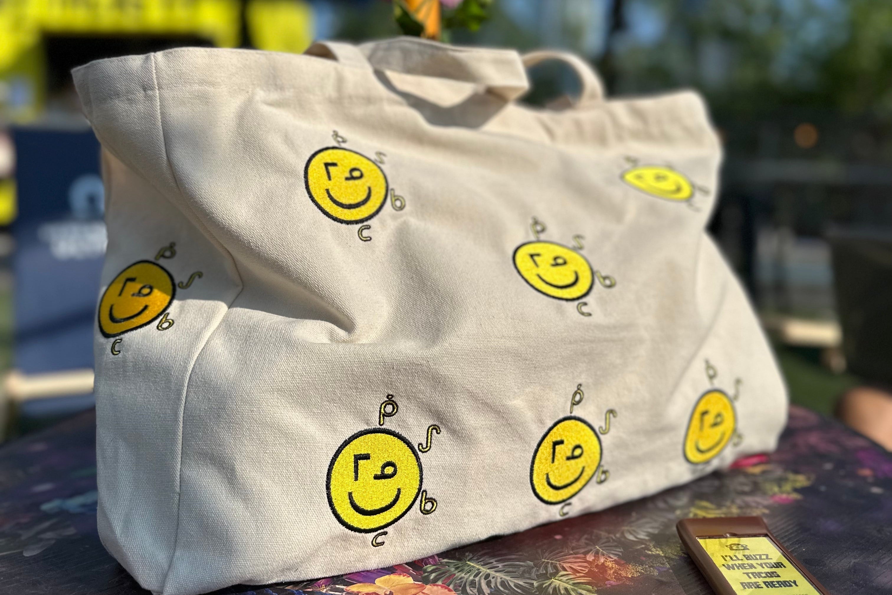 Mino giizhigad XL Tote