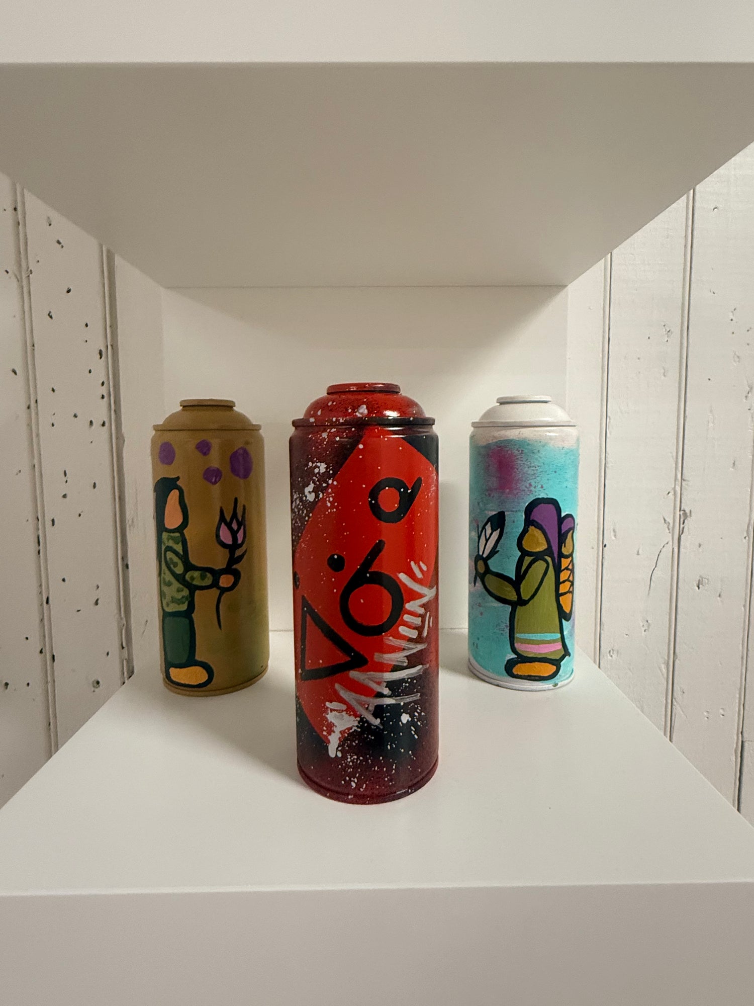 Windigo Army Limited Editiion Spray Cans - White