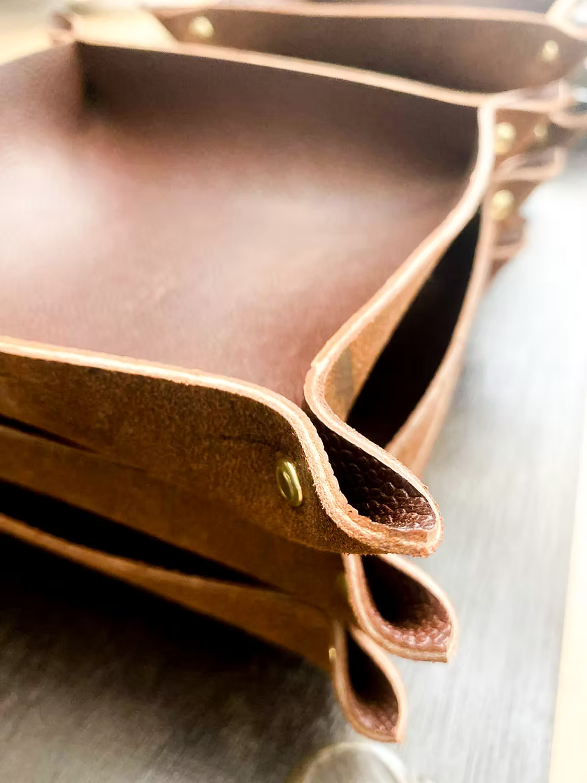 Horween Glace Brown Latigo Coin Caddy